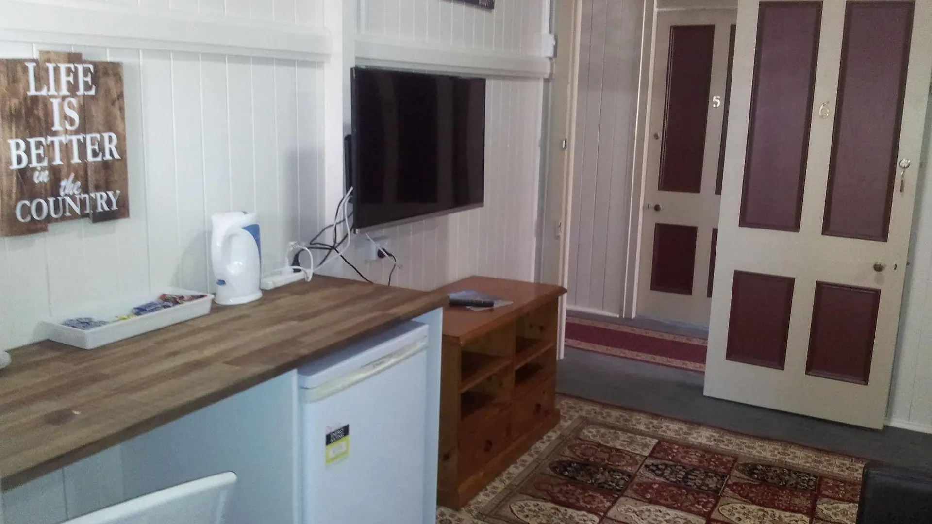 Exchange Hotel Toogoolawah 3*,